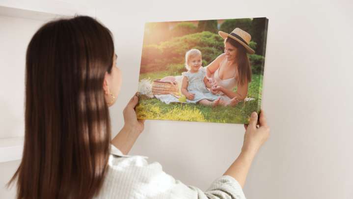 Why You Should Reconsider Putting Photos Of Loved Ones In The Bedroom, According To Feng Shui