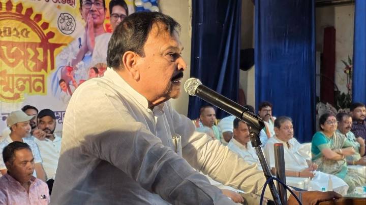 TMC MLA has 2 voter ID cards, alleges BJP. Will EC take note?