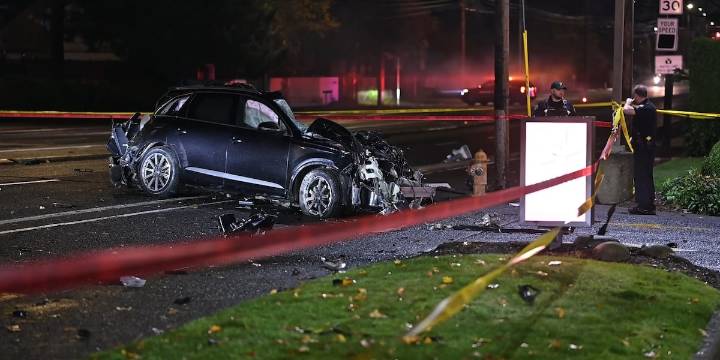 Driver dies in crash after fleeing from officer in SE Portland