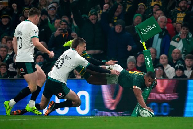 Ireland fall foul of five cards and chaotic first half as Springboks rule the roost