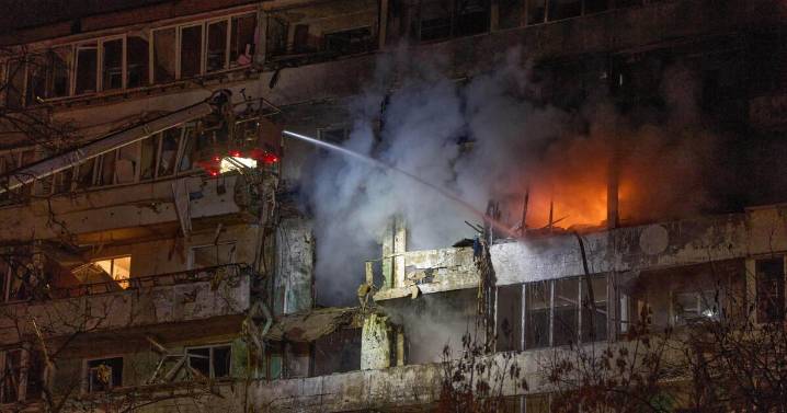 Russian attacks kill at least 6 in Ukraine as talks on peace plan continue