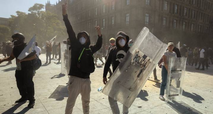 Marcha de la Generación Zeta en CDMX deja 20 civiles y más de 100 policías heridos | Palacio Nacional de México | Zócalo | Claudia Sheinbaum