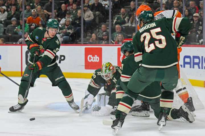 Defense does in Ducks as Wild climb back above .500