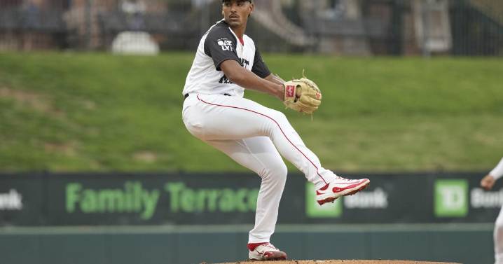 Meet Brandon Clarke and Richard Fitts: Scouting the 2 pitchers Cardinals got from Red Sox