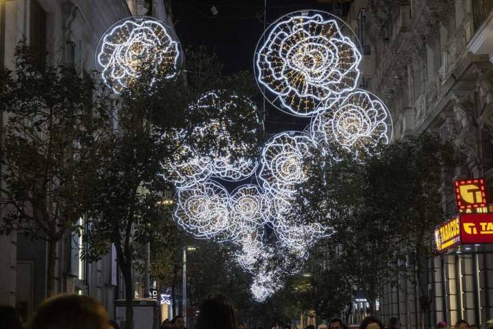 Nuevas luces de Navidad este año: Madrid estrena diseños de Oteyza, Isabel Sanchís y Pablo Erroz