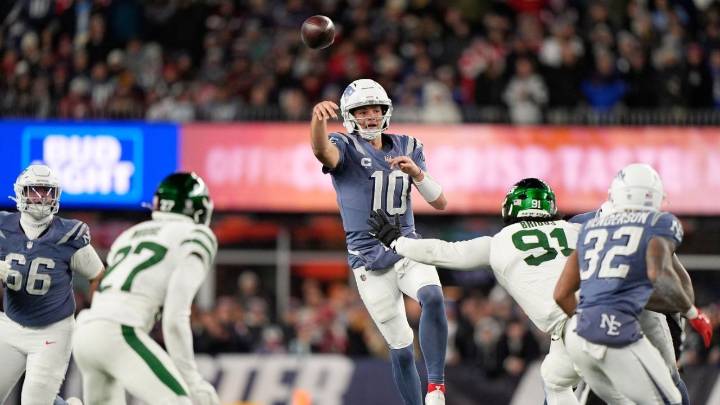 TreVeyon Henderson scores three TDs, Patriots beat Jets for eighth straight win