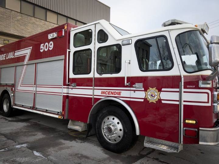 Major fire destroys Laval auto recycling centre