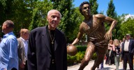 Lenny Wilkens, legendary NBA player and coach, dies at 88