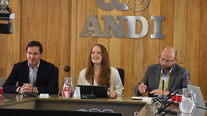 Estudio sobre inclusión laboral revela a qué se dedican los migrantes venezolanos en Colombia