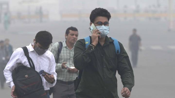 Delhi chokes on very poor air for 10th straight day, AQI severe in several areas