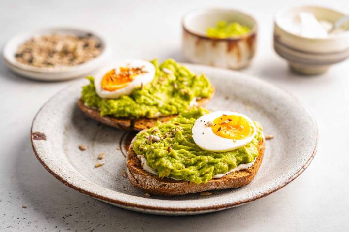 What Happens to Your Body When You Eat Avocado With Eggs Every Morning