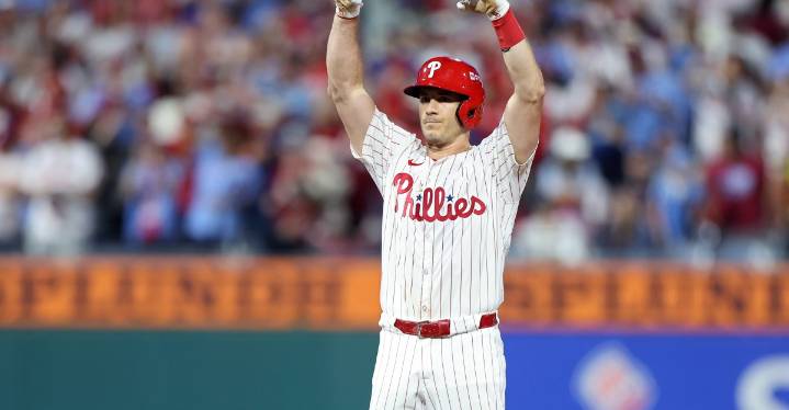 Poll: Should the Rangers sign J.T. Realmuto?