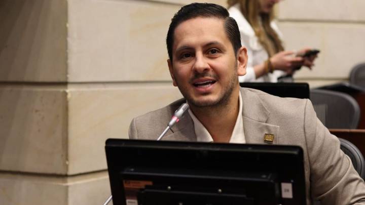 Senador Esteban Quintero exige explicaciones a Petro por presuntos nexos entre alias ‘Calarcá’ y el Gobierno