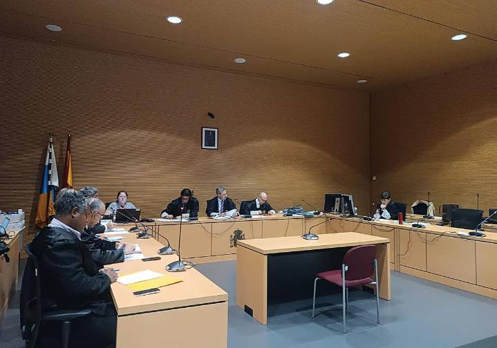 La banda que asaltó seis casas de apuestas en Gran Canaria reconoce los hechos y cumplirá penas de hasta dos años de cárcel