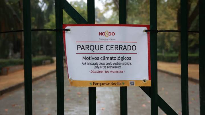 El Ayuntamiento cierre este miércoles los parques e instalaciones deportivas de Sevilla ante otra alerta naranja por lluvias