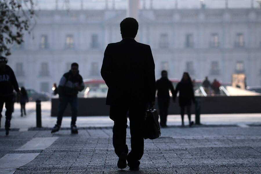 INE: Desempleo nacional bajó a 8,4% y en mujeres cayó 0,5 puntos