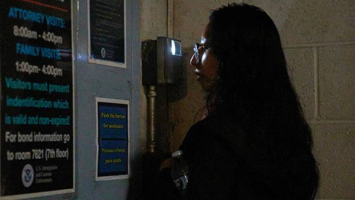 Judge says government is still blocking immigrants' access to attorneys at LA detention facility