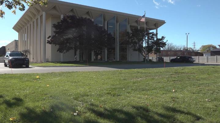 Wyoming Police nab suspected bank robber within minutes of alarm