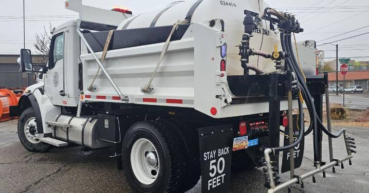 Road Warrior: ABQ prepares for upcoming winter season; BernCo closes lane on Rio Bravo