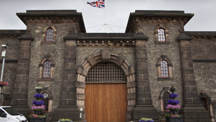 Manhunt for Algerian prisoner mistakenly released from HMP Wandsworth a week ago