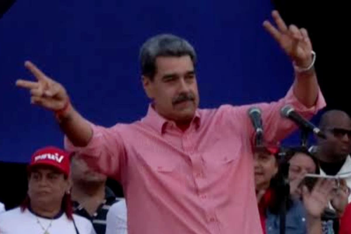 "Peace, peace, peace". Maduro cantó “Imagine” de John Lennon durante un acto político y en medio de las tensiones con EE.UU.