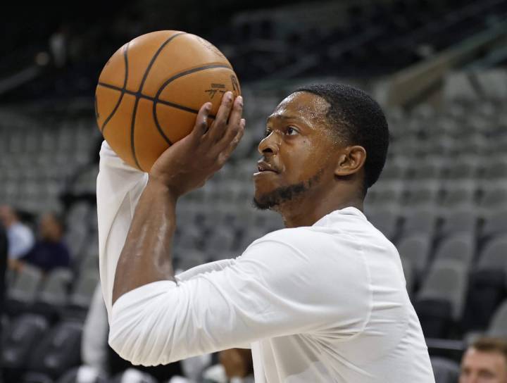 Spurs' De'Aaron Fox plans to make season debut Saturday vs. Pelicans: Source