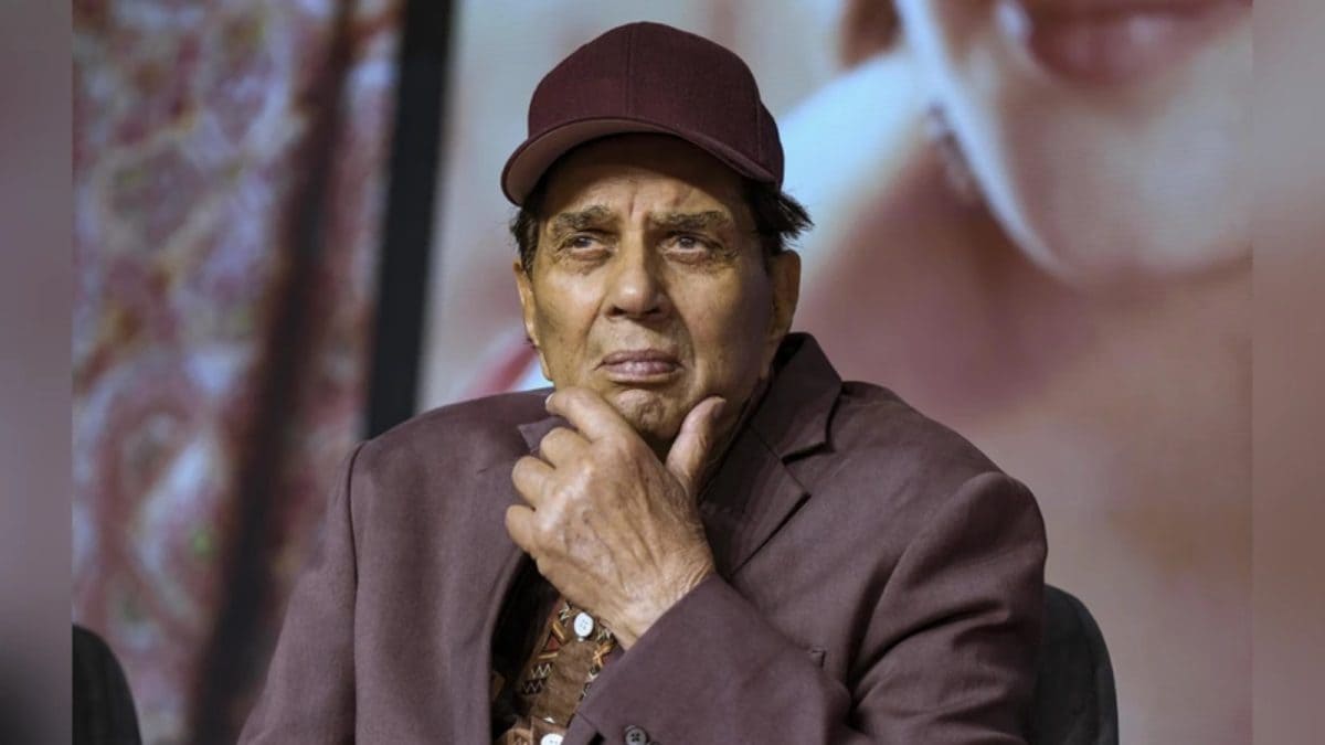 Dharmendra Discharged From Breach Candy Hospital After 3 Days, To Undergo Treatment At Home