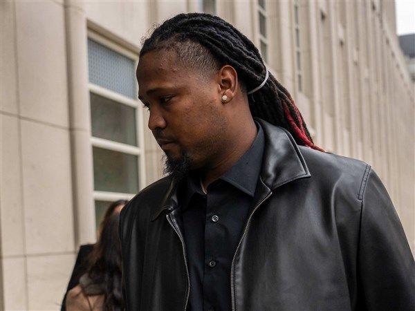 Guardians' Ortiz pleads not guilty to taking bribes to aid gamblers