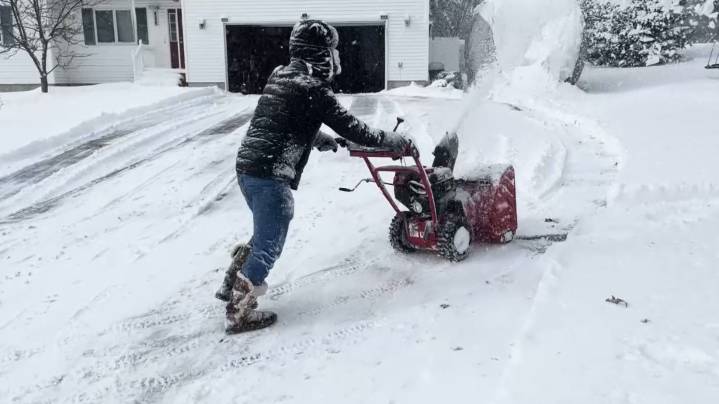 USPS issues reminder for Michiganders to clear snow for mail delivery