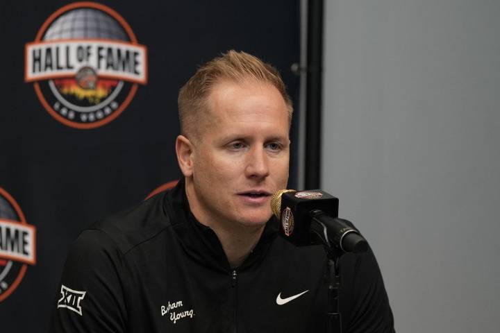 Deadspin | No. 8 BYU goes lights-out within the arc, dismantles Holy Cross