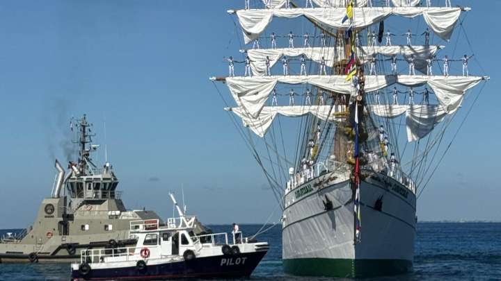 Arriba Buque Escuela Cuauhtémoc a Cozumel Tras Accidente en Puente de Brooklyn