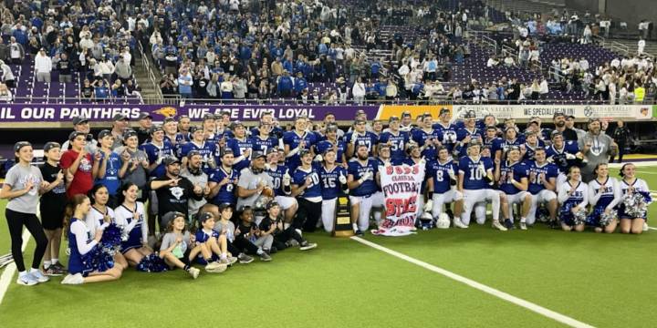 West Lyon Wildcats win the Class 1A State Football Championship in overtime