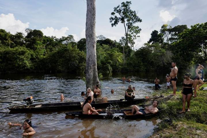 Leaders meet for Amazon summit amid worries over global cooperation at COP30 climate talks