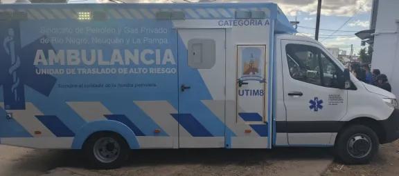 El Sindicato Petrolero entregó una ambulancia UTI de alta complejidad a la Clínica Perón de Catriel