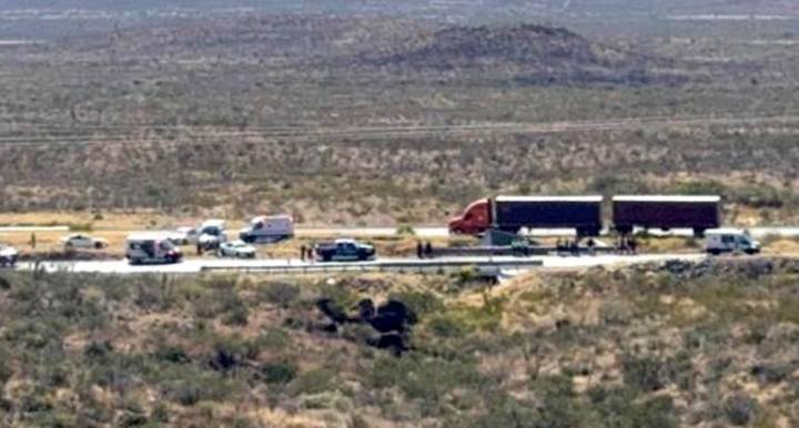 Vuelca tráiler con migrantes en carretera Jiménez; reportan 4 muertos