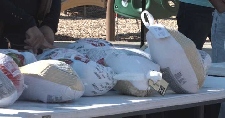 Tonsler League gives out free turkeys