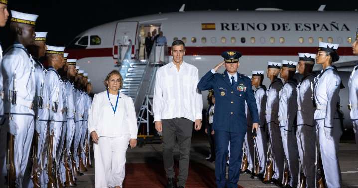 Sánchez llega a Colombia para participar en la cumbre izquierdista de Petro en que ha quedado la UE