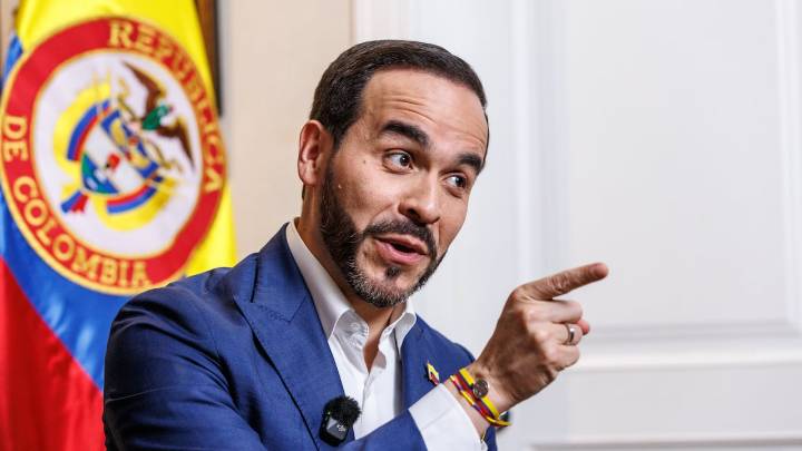 “Bienvenido Abelardo, pero no en diciembre”: le responden al candidato presidencial con propuesta