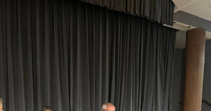 ¿Sabe usted que  disque la cantidad y calidad del menú de la despedida al fiscal Julián Pardinas conquistó a los presentes?