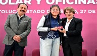 Delfina Gómez entrega becas, mobiliario e infraestructura escolar