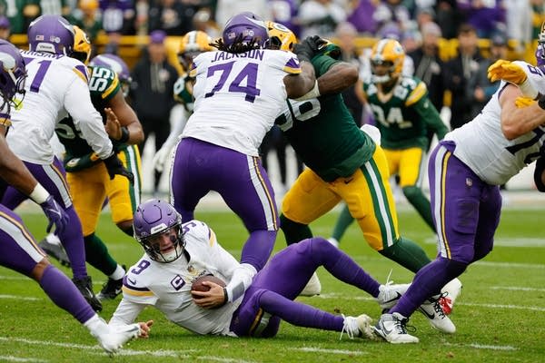 Vikings put McCarthy in concussion protocol