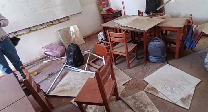 Arequipa: Escolares se salvan de ser aplastados tras caída de techo en colegio de Cayma (VIDEO)