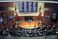 Permisos masivos también contagian a los senadores