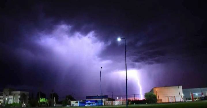 Alerta en Neuquén y Río Negro: a qué hora llegarán las tormentas este domingo y cuáles serán las zonas afectadas