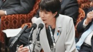 Primera ministra de Japón responde a críticas por alentar el trabajo excesivo