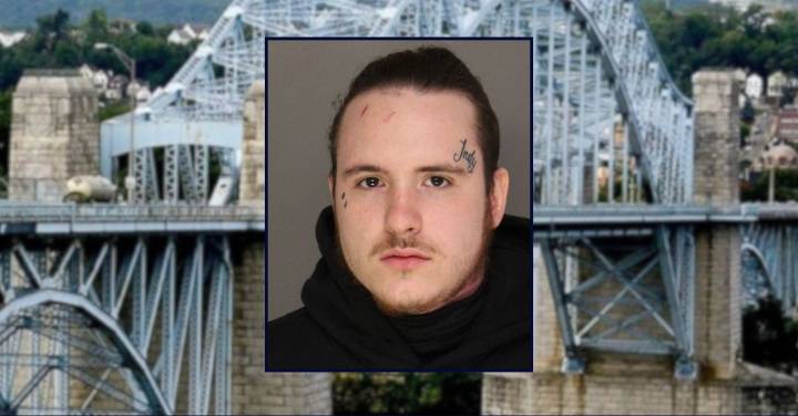 Man allegedly beat and then kidnapped pregnant ex-girlfriend along with her 1