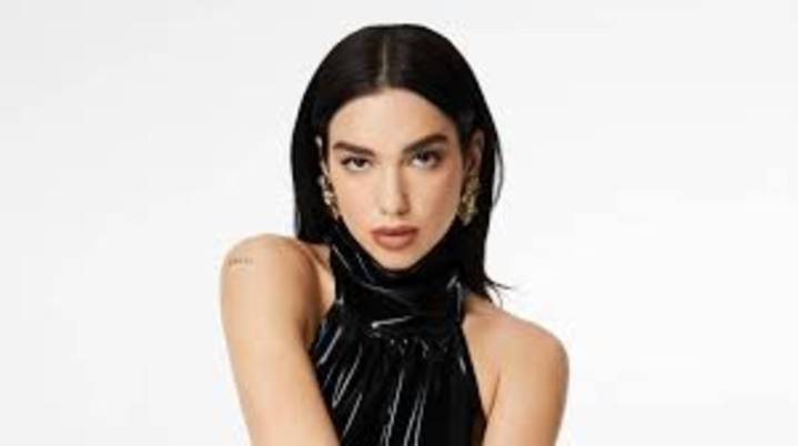 Dua Lipa sorprende en Argentina al cantar “De Música Ligera” y ot...