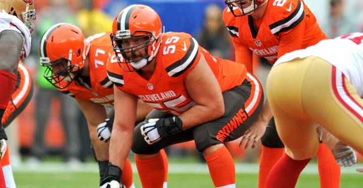 NFL, American football history: The “center” isn’t really, rules for snap are dynamic