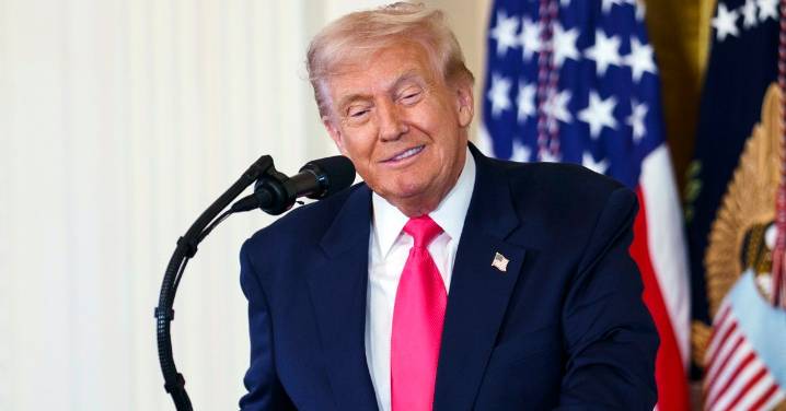 Demanda Trump a California por nuevos mapas electorales alegando sesgo a favor de latinos