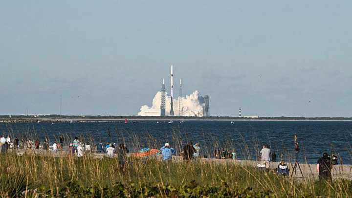 Blue Origin Launches Landmark Mission To Mars